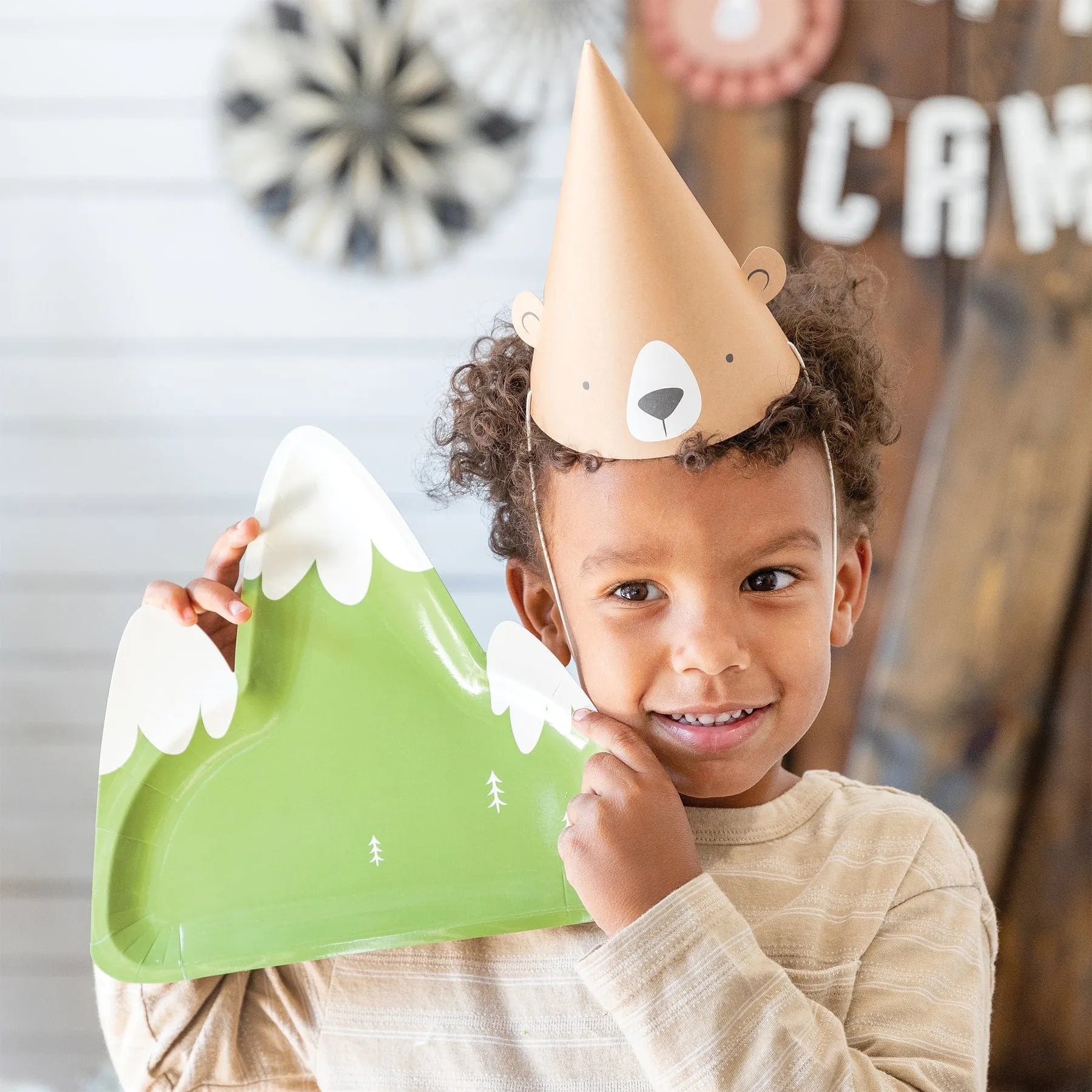 Adventure Mountain Shaped Party Plates x 8