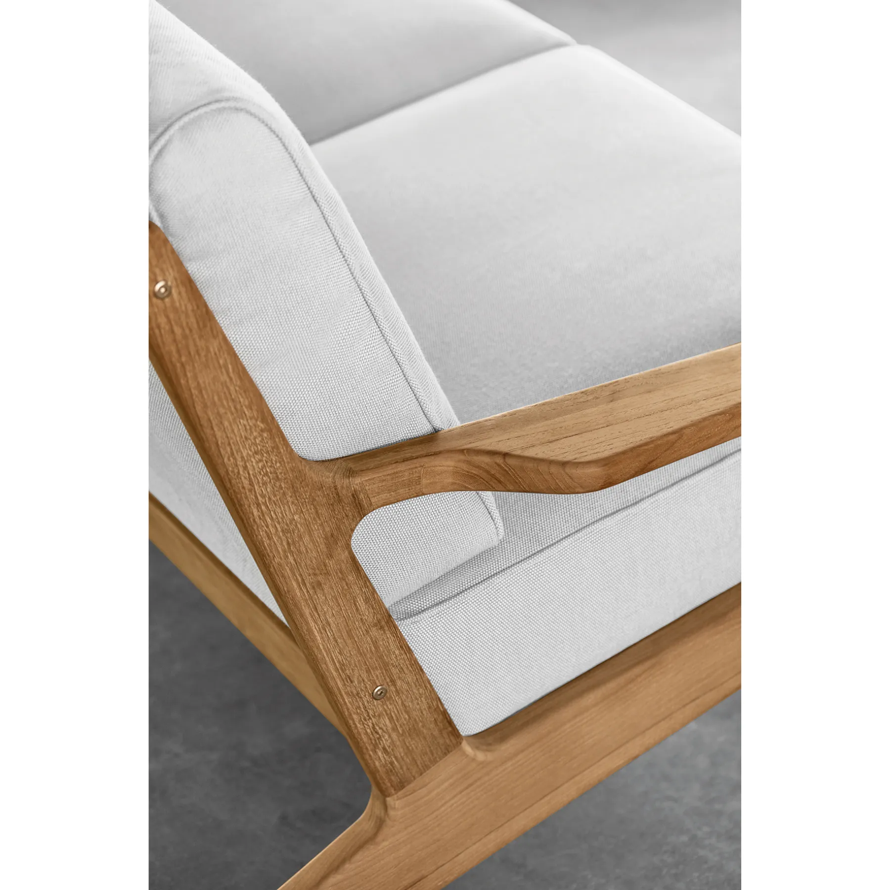 Gloster Bay Loveseat