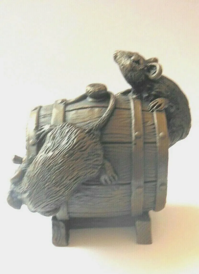 Oriele Bronze: Mice on a Barrel